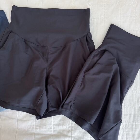 Old Navy Maternity Shorts Lot Of 4, One NWT, Denim And 2 Active Size 6 And Small - Picture 4 of 7